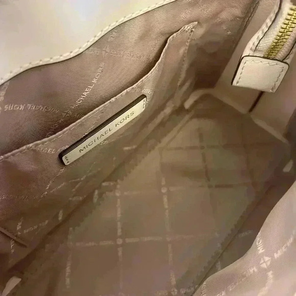 Michael Kors Purse & Wallet Emilia Small Satchel Light Cream MK Signature - Picture 10 of 12